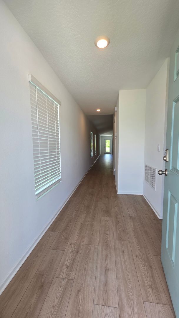 Building Photo - Beautiful 4 Bedroom in desirable Grand Reserve Community