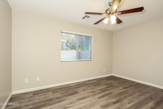 Building Photo - 13817 N 149th Ln