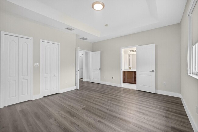 Building Photo - 981 SW 149th Ct