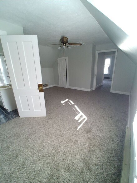 Building Photo - 308 N 11th St