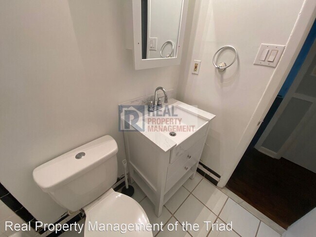 Building Photo - 2 br, 1 bath House - 202 Bingham Street