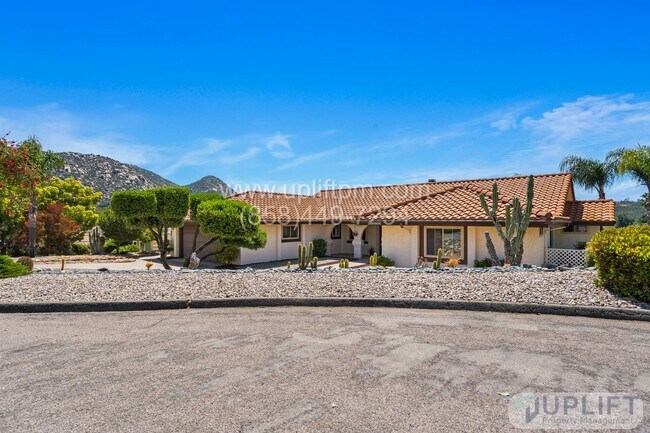 Building Photo - 3 Bedroom 2.5 Bathroom home in Ramona LARG...