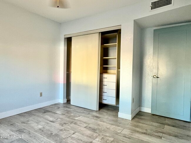 Building Photo - 13410 North 47th Pl