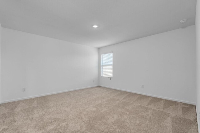 Building Photo - 831 Ponderosa Ln