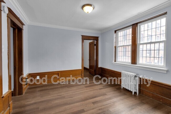 Building Photo - 12 E Depew Ave