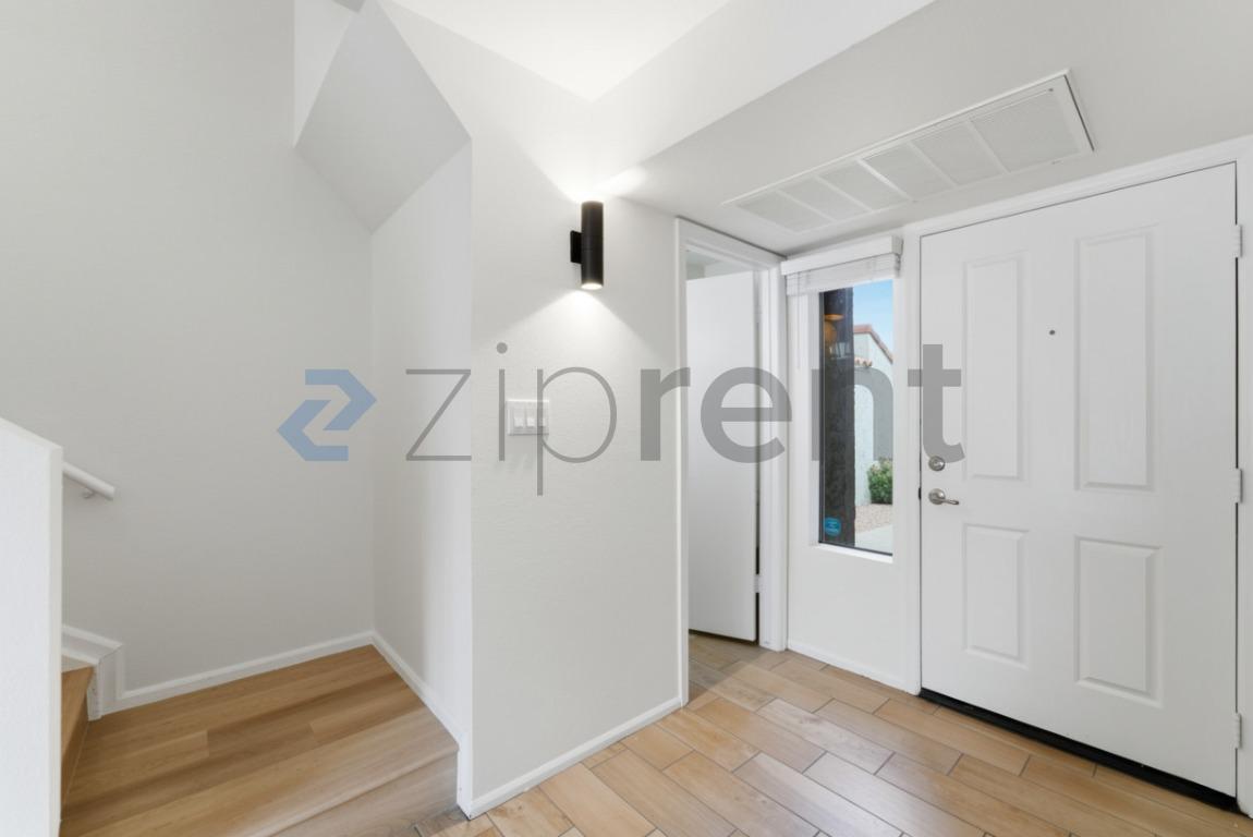 Building Photo - Unit Unit 1018