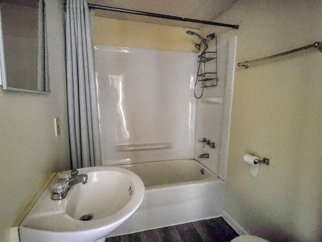 Building Photo - 166-168 S Jones St - 168