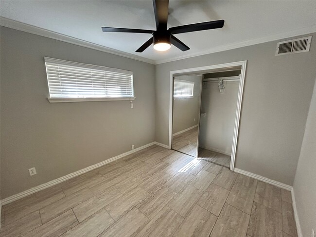 Building Photo - 219 Marshall St