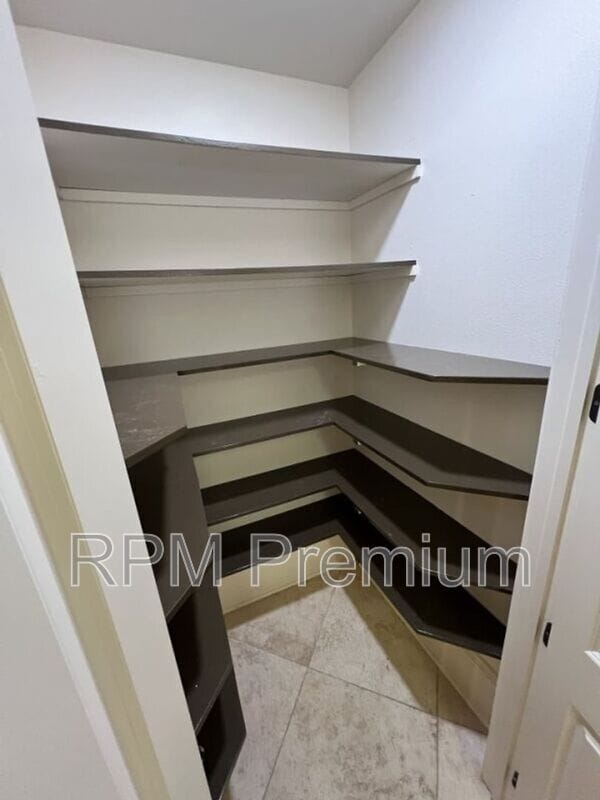 Building Photo - 17703 Shady Creek Ave