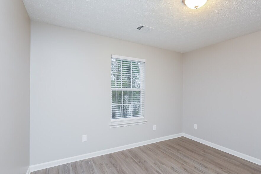 Building Photo - 1374 Ivey Pointe Dr SE