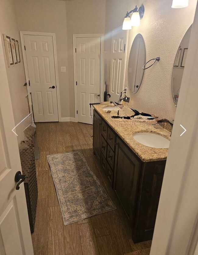 Building Photo - BROCK ISD / Private country living