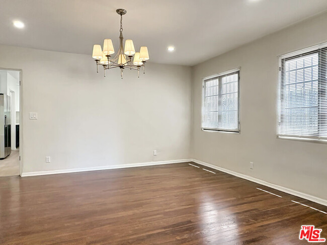 Building Photo - 170 N Orange Dr