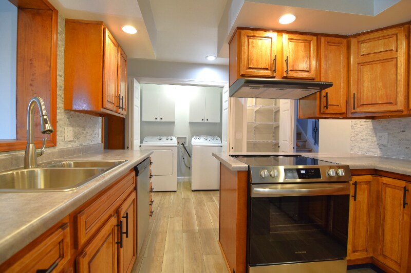 Building Photo - 2105 S 150 W