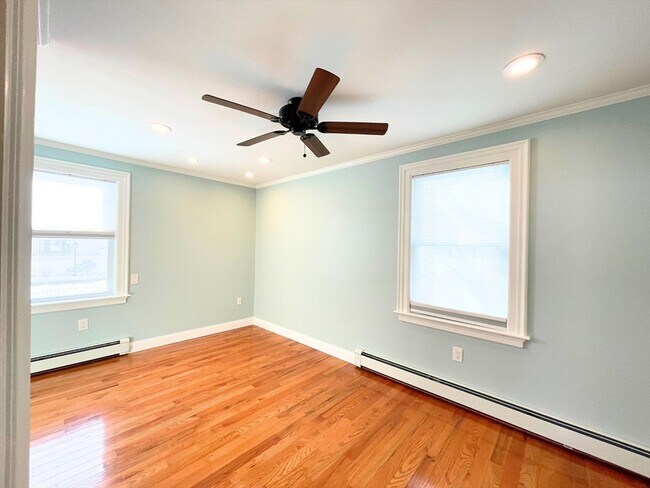 Building Photo - 12 Briggs St