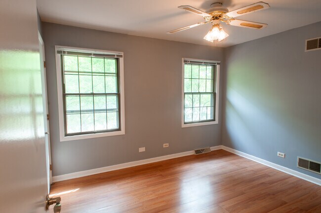Building Photo - 1147 Garfield Ave