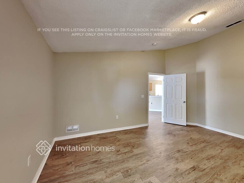 Building Photo - 709 Jessamine Dr