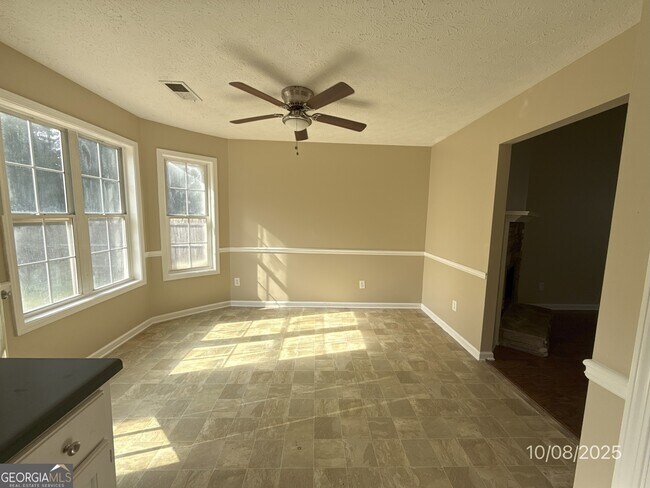 Building Photo - 124 Waters Edge Dr