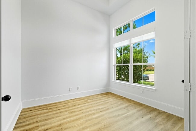 Building Photo - 15842 Formaston Forest Dr