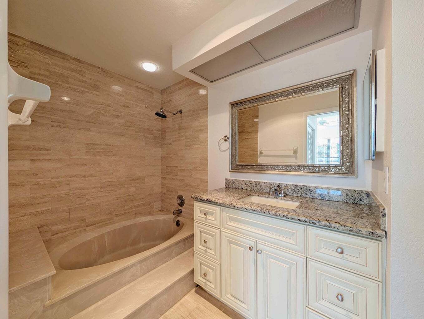 Building Photo - 7535 La Paz Blvd