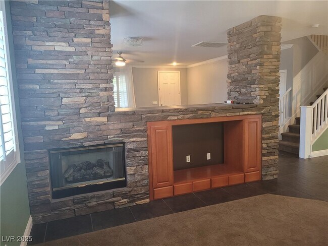 Building Photo - 11078 Village Crest Ln