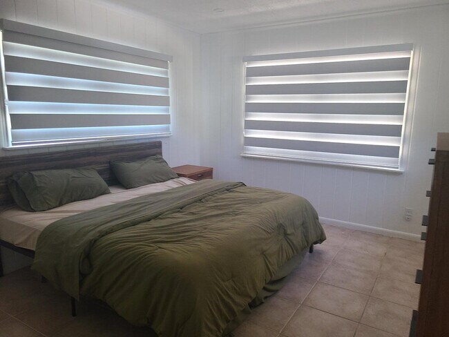 Building Photo - 515 49th St