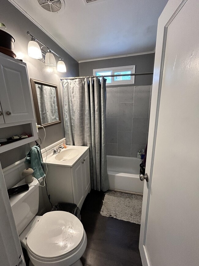 Building Photo - 2039 Normal Ave