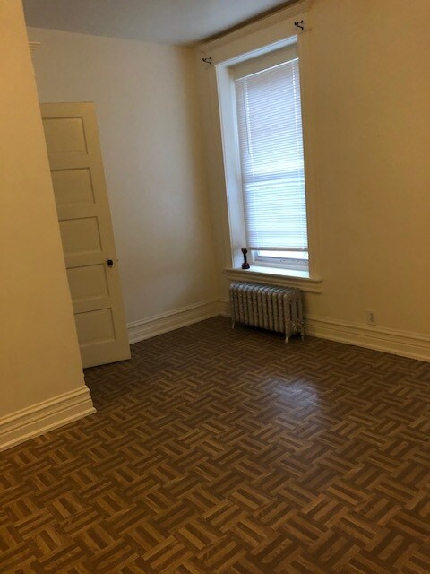 Livingroom - 1307 Hamilton St