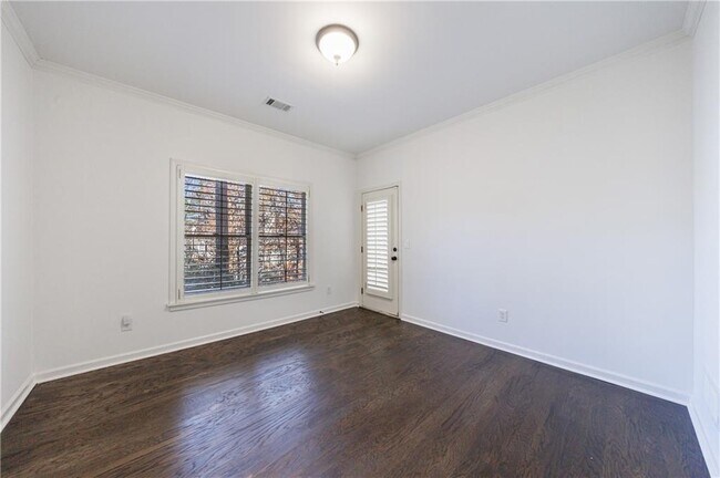 Building Photo - 1012 Madeline Ln