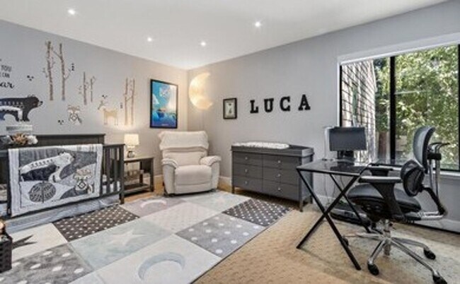 Building Photo - Gorgeous Two-Bedroom Condo with Golf Course Views in San Ramon!