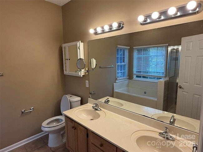 Building Photo - 17115 Grenache Ct