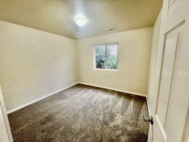 Building Photo - Lovely Pet-Friendly 4-BR Home in Ivins