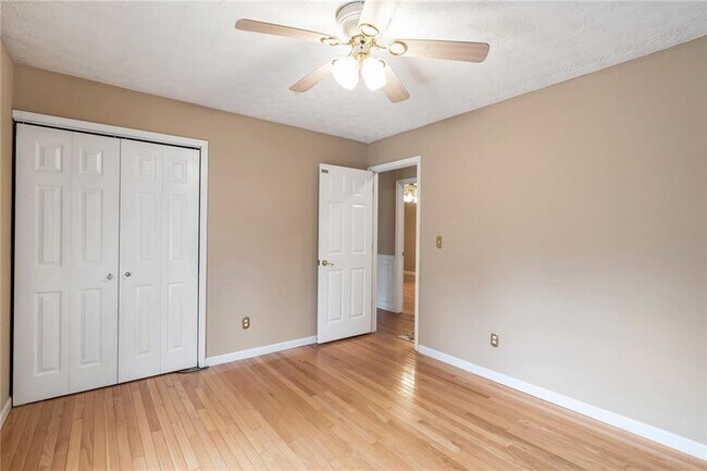 Building Photo - 131 Arrowood Ln