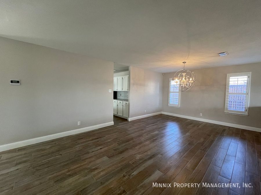 Building Photo - 8241 San Antonio St