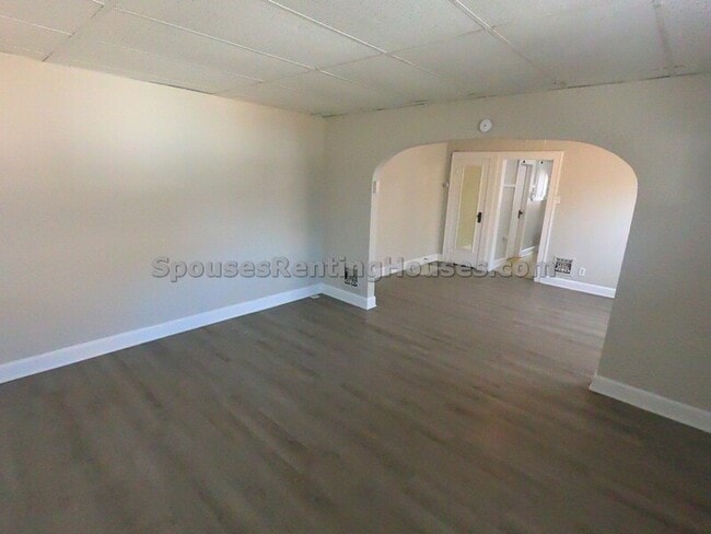 Building Photo - 1304 N Linwood Ave