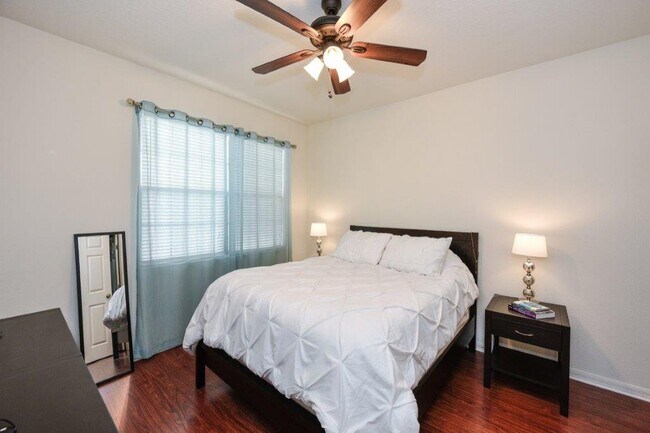 Building Photo - 4211 Via Piedra Cir