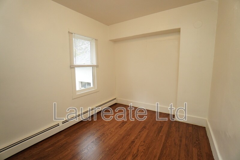 Building Photo - 1440 Kenton St