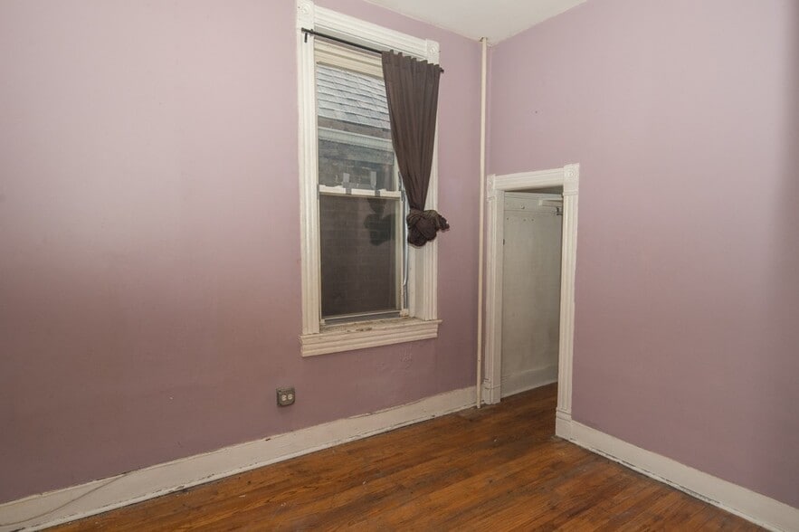 Building Photo - 1058 N Rockwell St
