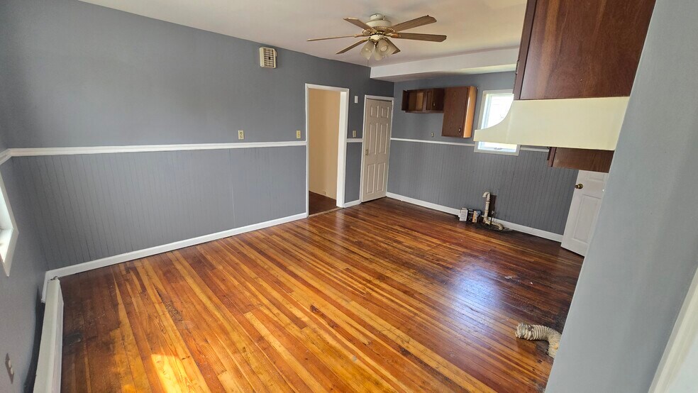 Building Photo - 296 Hazle St