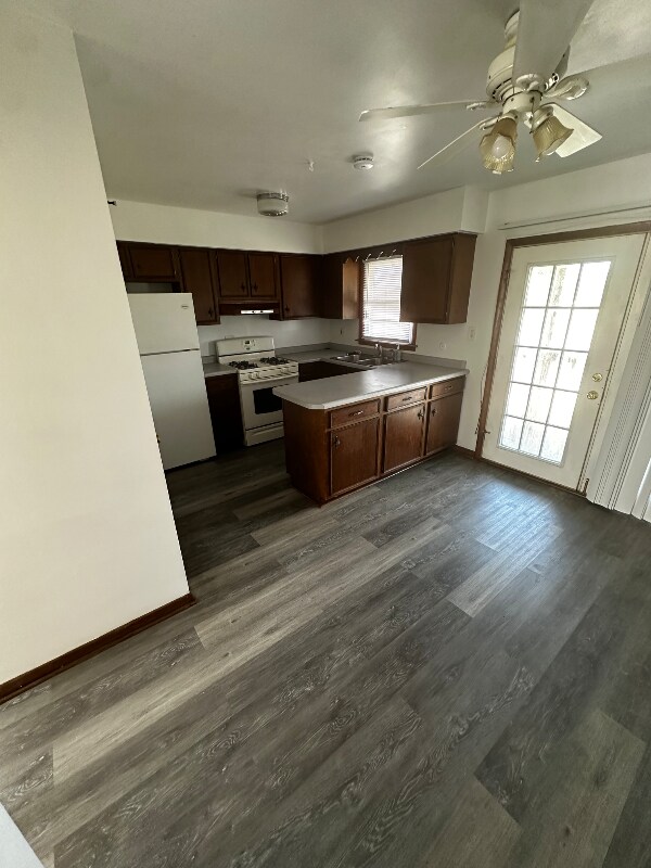 Building Photo - 4433 Prairie Ave