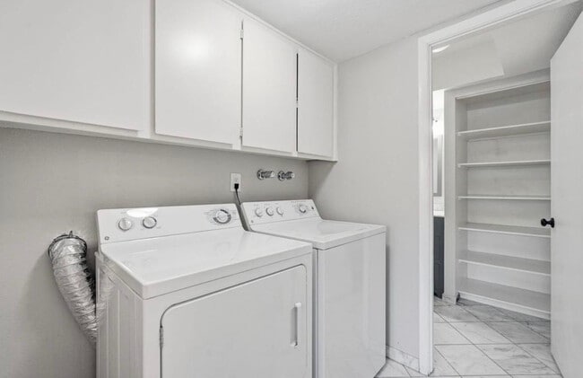 Building Photo - 4026 N Granite Reef Rd