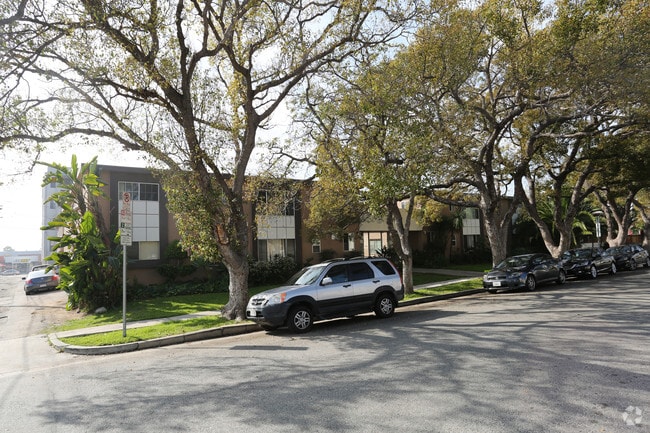 Primary Photo - 3851 Keystone Ave
