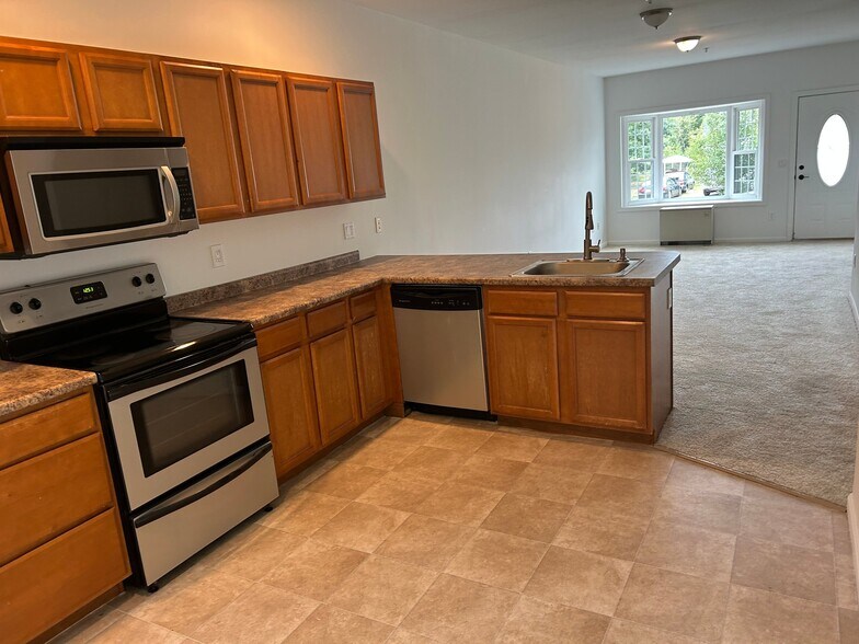 Building Photo - 110 Trinity Cir