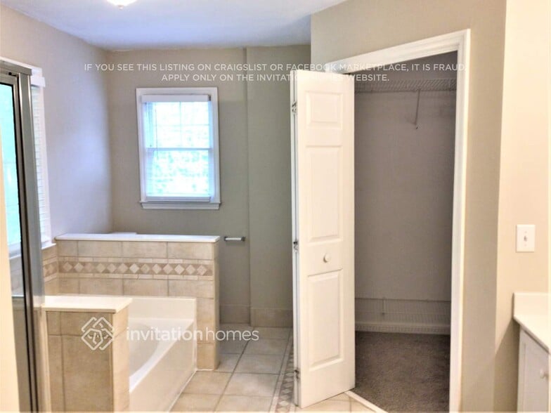 Building Photo - 1445 Gabriel Dr