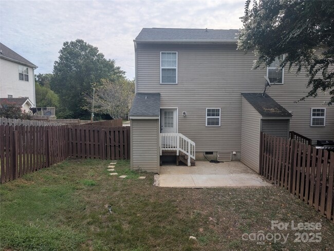 Building Photo - 1505 Flintwood Dr