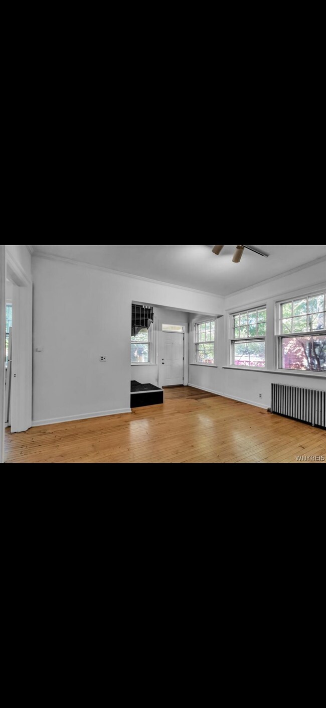 Building Photo - 444 Linwood Ave