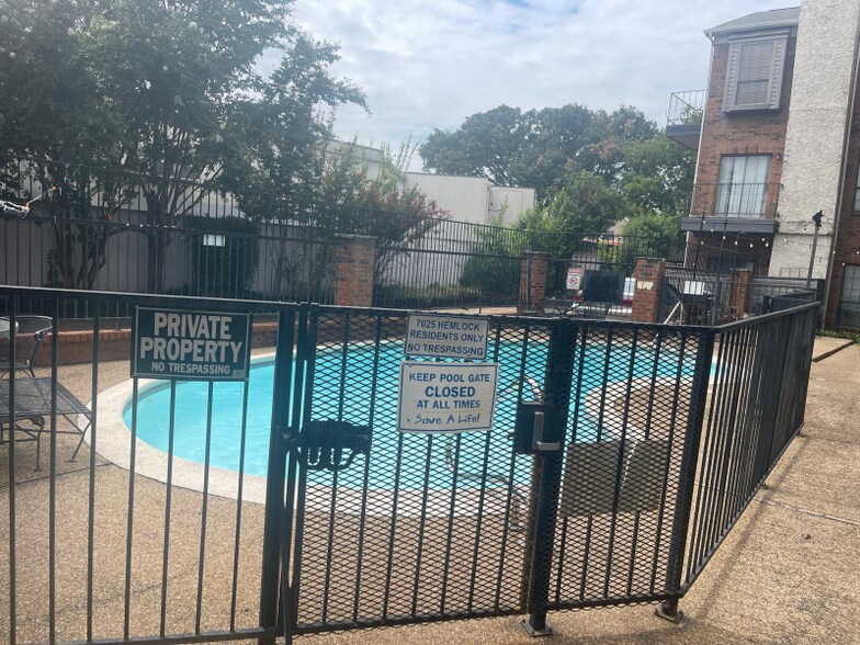 Building Photo - 7025 Hemlock Ave