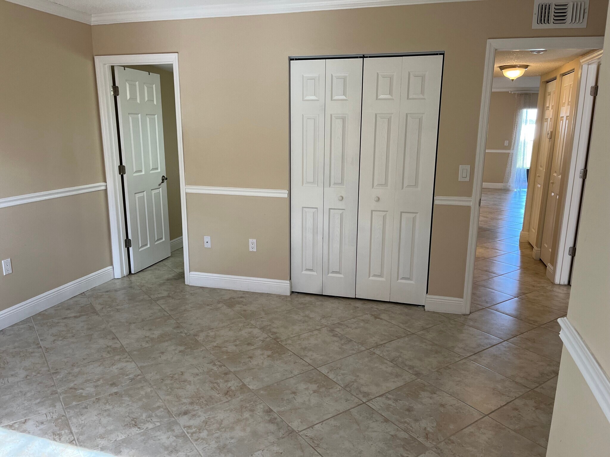 Master Bedroom - 2469 Twin Dr