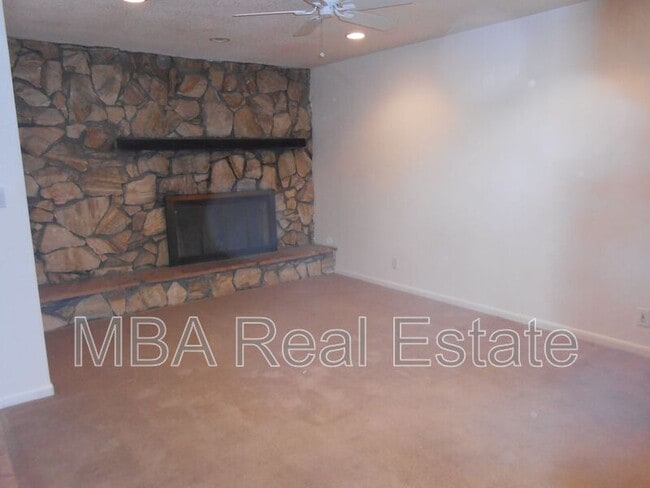 Building Photo - 1849 E 8th Ave