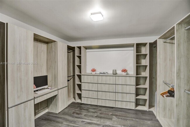 Building Photo - 6201 SW 107th Ave