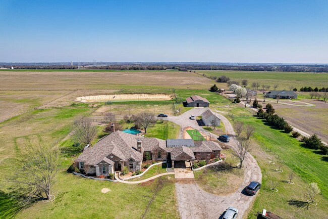 Building Photo - 2045 Weston Rd